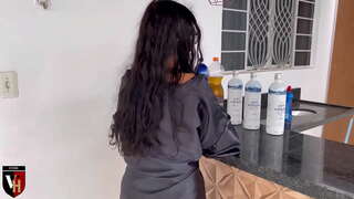 брюнетка любить секс