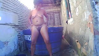 Oprati mom bazenu goli