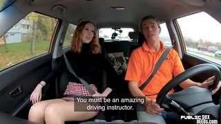 Bigtit βρετανική κοκκινομάλλα πιπίλισμα δρόμο δάσκαλος πουλί πριν το σεξ