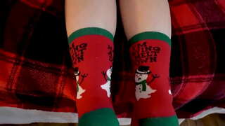 Тайно се прецака падчерицу, докато тя не се събуди.