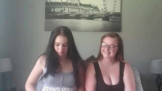 Mažas vs didelis boobs rūkymas cigarečių